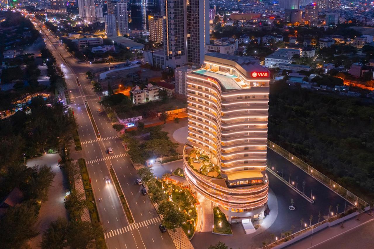 فندق كاو فونج تاو المظهر الخارجي الصورة The hotel at night